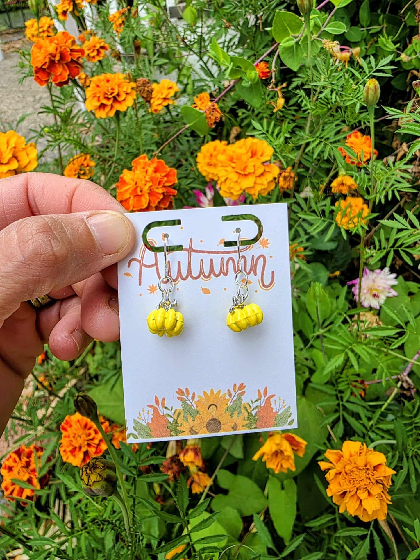 Minimalist Yellow Pumpkin Earrings ā Simple Fall Jewelry, Autumn Dangle Earrings, Modern Thanksgiving Gift for Her