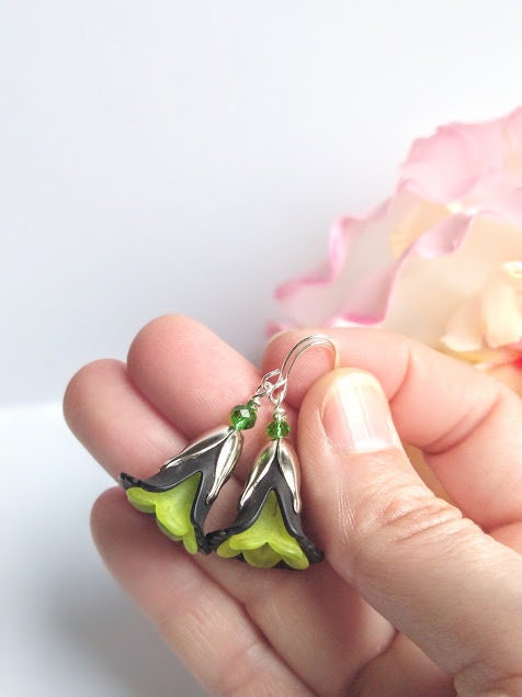 Flower Earrings Dainty Floral Dangle Gift For Nature Lover Flower Jewelry Minimalist Drops