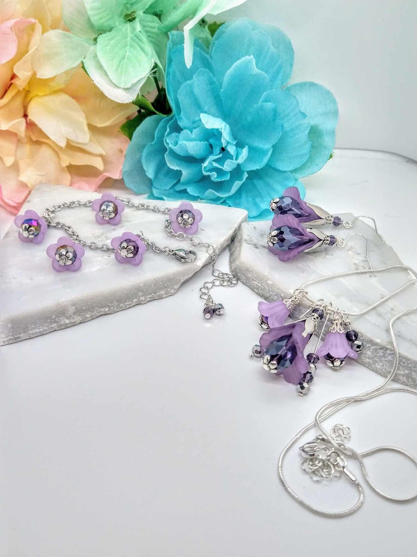 Purple Flower Necklace, Silver Chain Pendant, Bridal Statement Necklace, Elegant Handmade Beaded Choker
