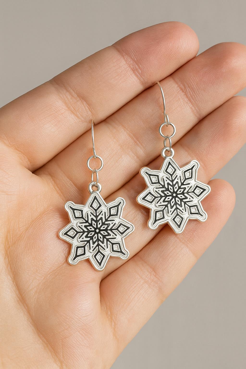 Silver Snowflake Earrings Winter Jewelry | Christmas Gift for Her | Holiday Party Earrings | Seasonal Dangle Earrings | Winter Accessory