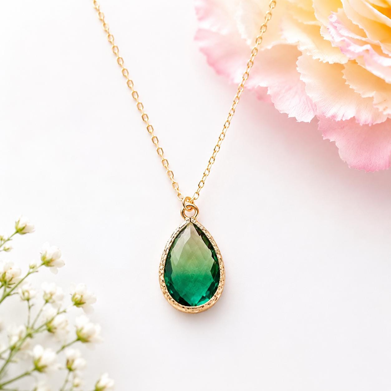 Emerald Green Necklace, May Birthstone Gift for Her, Teardrop Pendant Necklace, Bridesmaid Jewelry, Gift for Wife, Green Crystal Necklace