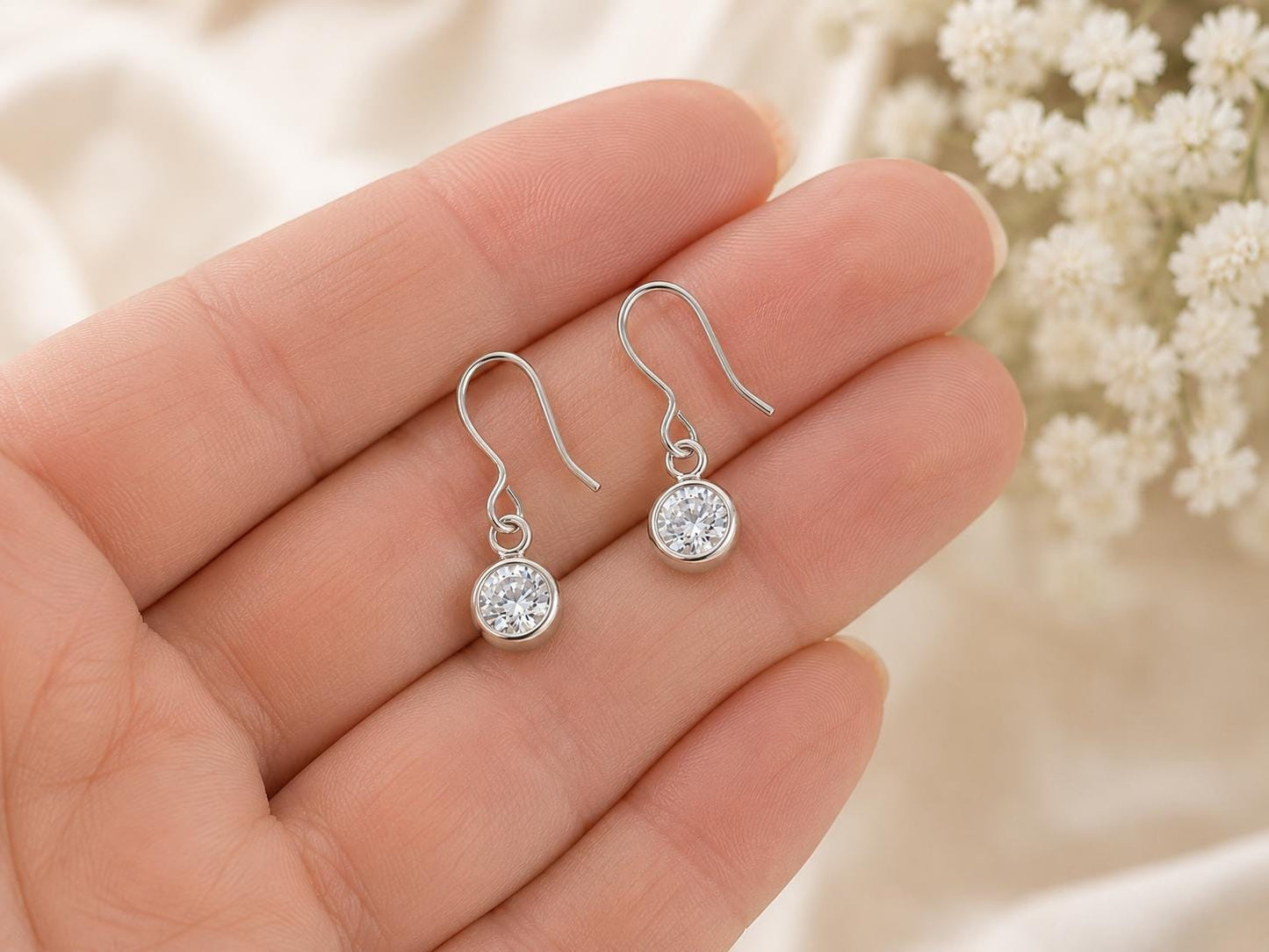 Dainty Crystal Jewelry Set, Minimalist Necklace and Earrings Set, Silver Crystal Pendant Necklace, Bridesmaid Gift, Everyday Jewelry